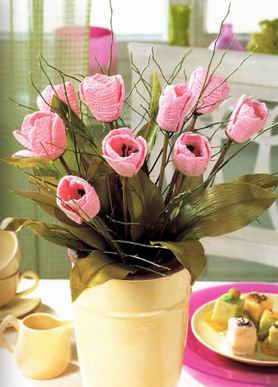 розовые тюльпаны вязаные крючком